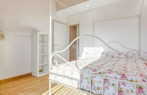 Nice Home In San Salvatore With Wifi - Foto 15