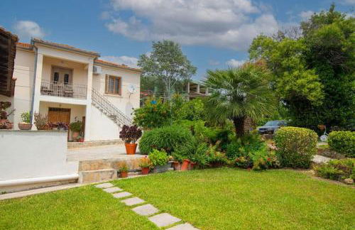 Grandma's house - Photo 1