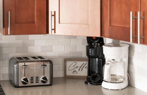 Walk to WP Gate and Free Parking - Foto 13