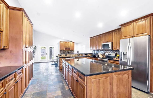 The Scott With Heated Pool by Homeslice Stays - Foto 3