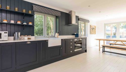 Lower Barn House at Westerlands Farm Sleeps 11 - Foto 4