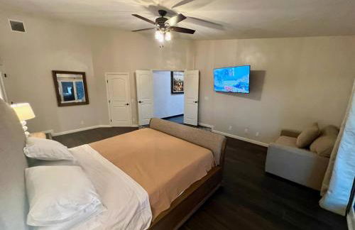 Winery Getaway with Spa and Amazing Hilltop View - Foto 14