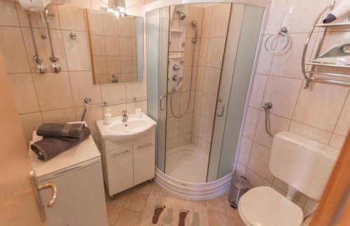 Holiday home Leko with outdoor pool and hot tub , can fit 22 people - Foto 63