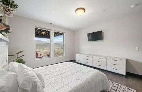 Spacious 5BR Family Townhome with Hot Tub and Garage - Foto 18