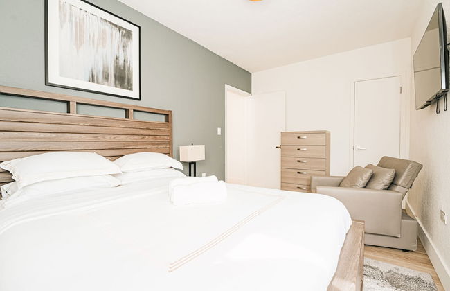 TWO Bedroom Apartment - Photo 13