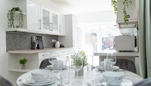 Open Mind Property - 6 Beds & Free Parking - Foto 2