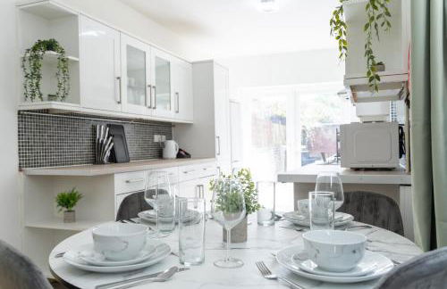 Open Mind Property - 6 Beds & Free Parking - Foto 2