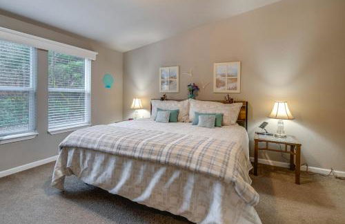 Ocean Shores Retreat with Porch and Canal Views! - Foto 13