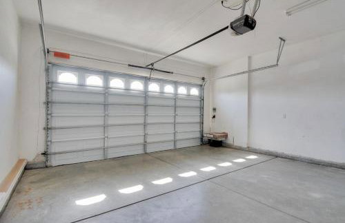 Remodeled Livingston Home with Private Backyard! - Foto 24