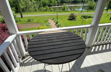 Historic 1818 Riverfront Cottage - Foto 4