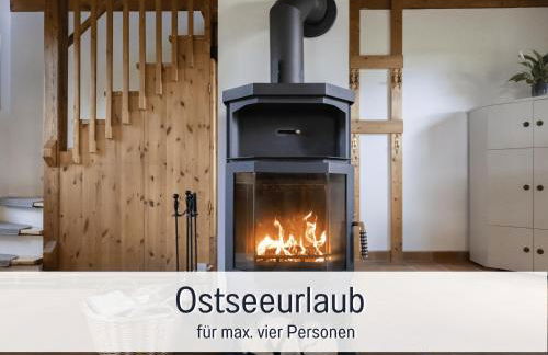 Ferienhaus Töpferhaus - strandnah, haustierfreundlich, Kaminofen, Garten, Platz für 3 Erwachsene, 2 Kinder - Foto 2