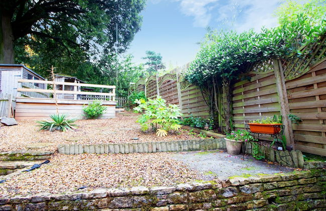 Old Lodge Apartment - Photo 35