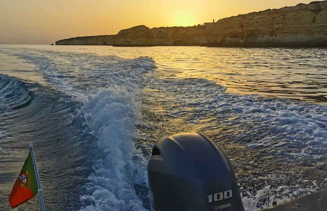 Paseo en barco por las cuevas de Benagil al atardecer - Foto 3