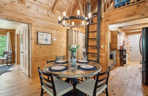 Pet-Friendly Lake Lure Cabin with Outdoor Oasis! - Foto 9