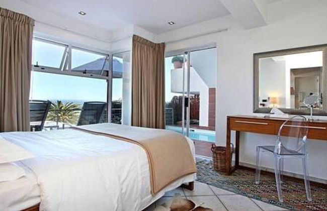 Holiday Apartment w Sea Views Pool CBT Suite - Photo 17