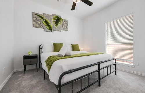 Tranquil 3BR I Free Parking I Workspace - Foto 16