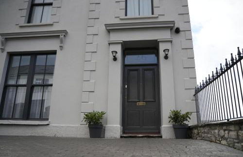 Immaculate 1-bed Apartment in Merthyr Tydfil - Photo 1