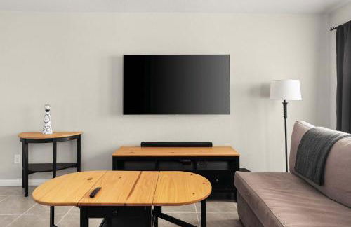 Charming 4BR Home w Spacious Backyard in Hutto - Foto 61