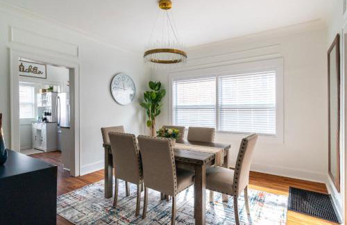 Luxury Short and Midterm Hyde Park Getaway - Photo 22