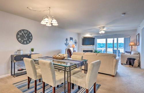 Breezy Lakefront Condo with Balcony and Lake View! - Photo 4