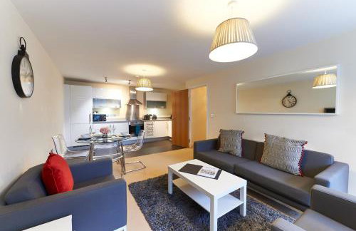 ShortstayMK Vizion apartments, with free superfast wi-fi, parking - Foto 62