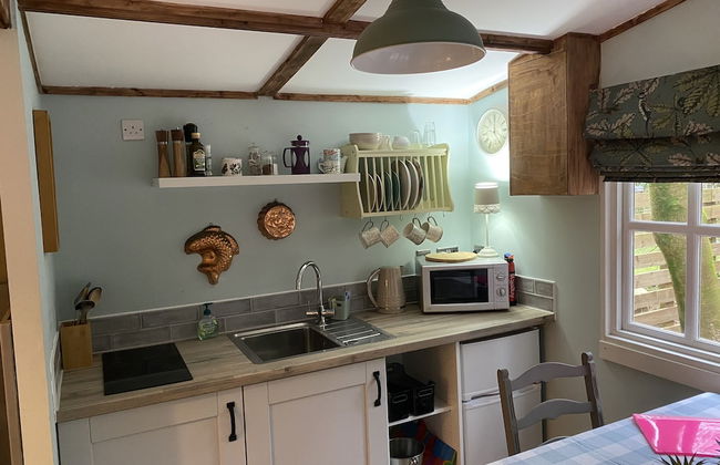 Private and Secluded Cabin in Rowfant - Foto 8