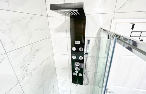 *Sleeps 9* Modern, 4 Bed House, Birmingham - Photo 6