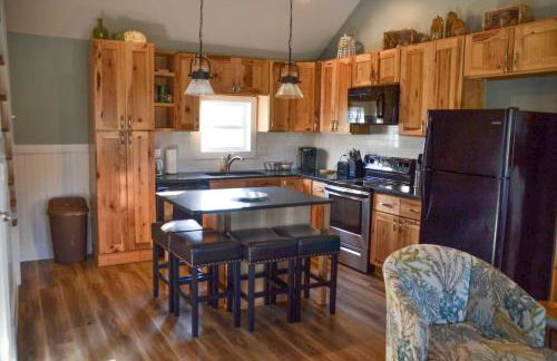 Cozy 3BR Cottage Fishing Private Dock Boating - Foto 14