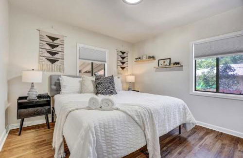 Modern Main-Level | TWO Kings • Yard • Downtown - Foto 17