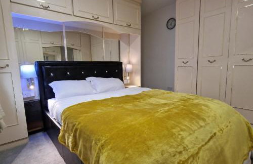 Delightful & Spacious Guest House in Farnworth Near Bolton Hospital - Foto 11