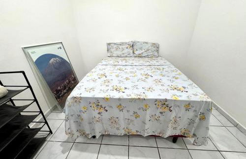 Apt3 Grande com 2 Quartos 2 cama-casal WIFI Smart TV Garagem a 1 min Rodoviaria - Foto 26