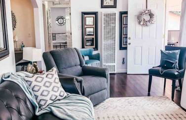 Cozy beach home walking distance from ocean - Foto 1