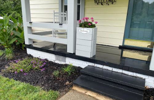 Clayton's 1910 Restored Mill House-near Burlington - Foto 31