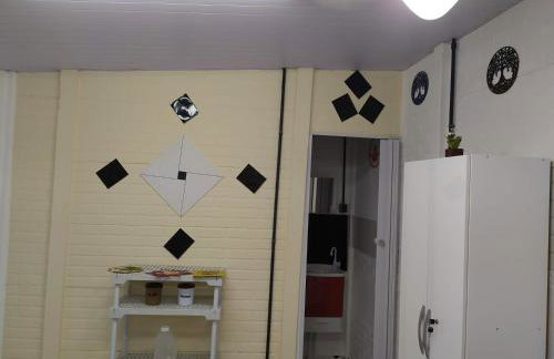 Pousada - Flat - Kitnet Mobiliada - 25m2 de Conforto e Segurança - Perto de Tudo - Foto 16