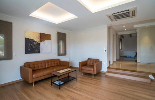 Palm Tree Beach Villa - Photo 1