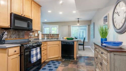 Union Gateway in Prime Salt Lake Location with Hot Tub - Photo 5