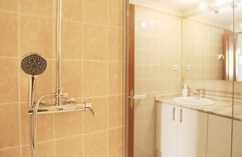 La Perla Apartment, Paradis Park, La Pineda - Ático 1ª línea - Solarium - WiFi - Piscina - Foto 15