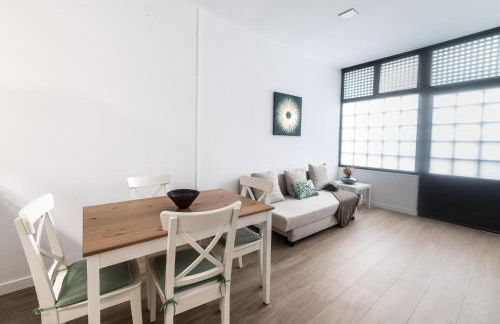 Moonkey - Apto. Albéniz, con acogedor patio - Photo 5