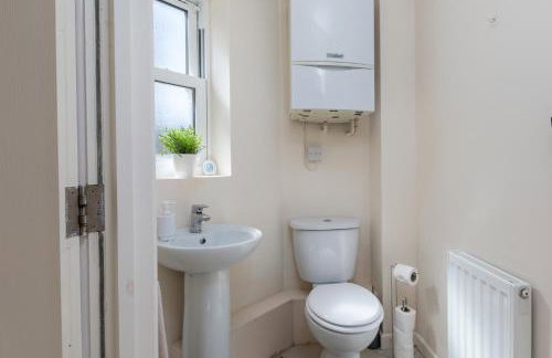 Spacious Luxurious Serviced Accommodation 6 - Photo 52