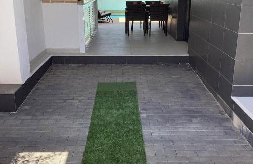 HouseSleeps6-Pool-Beach-Garden-Solarium-PetOK - Foto 13