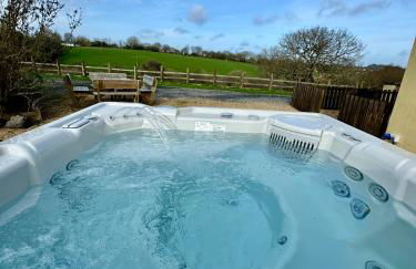 Meadowsweet Cottage Jacuzzi Edition - Photo 7