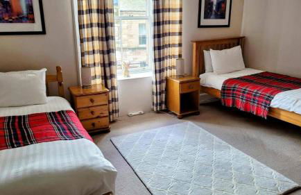 Huge 4 Bed Apt - Perfect Base to Explore The Borders - Foto 18