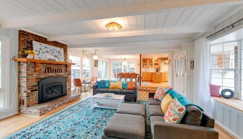 Spacious Grants Pass Home with Hot Tub and River Views - Foto 4