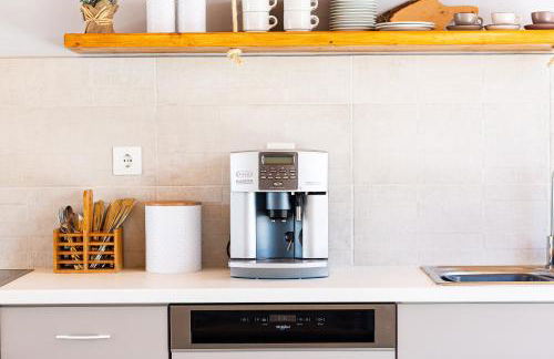 Evilio Suites, Inspired Family Retreat with Pool, Βy ThinkVilla - Foto 27