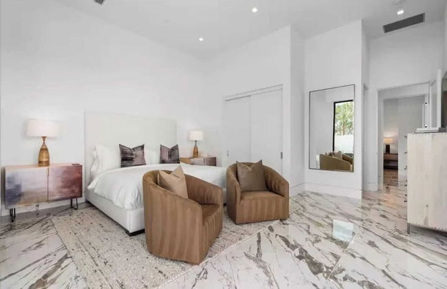 Sleeps 20 7-bedroom Villa w/ Pool, Putting Green & Hot Tub Bravo Villa #11 by Avantstay - Foto 37