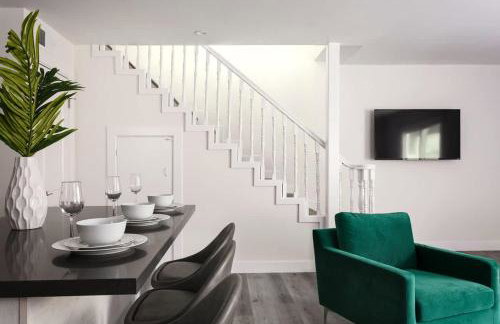 Relax in Spacious 3BR Apt Sleeps 8 and Parking - Foto 7