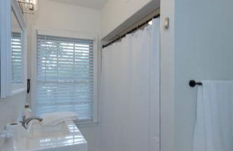 Group Getaway 6BR Near Fort Benning Huge Kitchen Private Yard - Foto 28