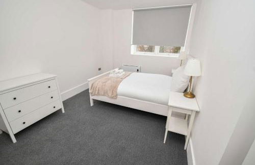 Modern 1 Bedroom Apartment in Morley with Parking - Foto 38