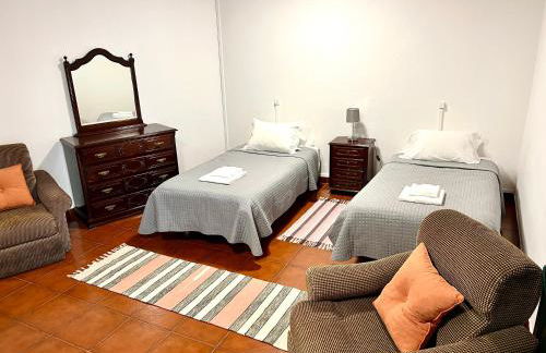 Green Valley Cruzinhas House with Fireplace & BBQ - Foto 49