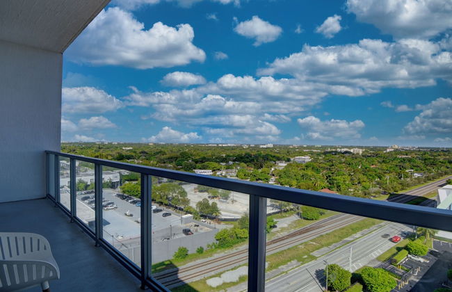 Modern Condo in Design District - Photo 41